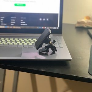 Phone magnetic holder for car